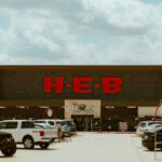 christmas-shoppers-receive-free-groceries-at-texas-h-e-b-store-after-computer-meltdown:-‘brought-tears-to-my-eyes’