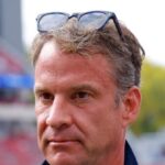 watch:-lane-kiffin-cursed,-booed-by-ole-miss-fans-as-he-boards-plane-headed-for-lsu