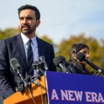 socialist-mayor-mamdani-inaugurated-alongside-bernie-sanders-and-aoc-on-new-year’s-day