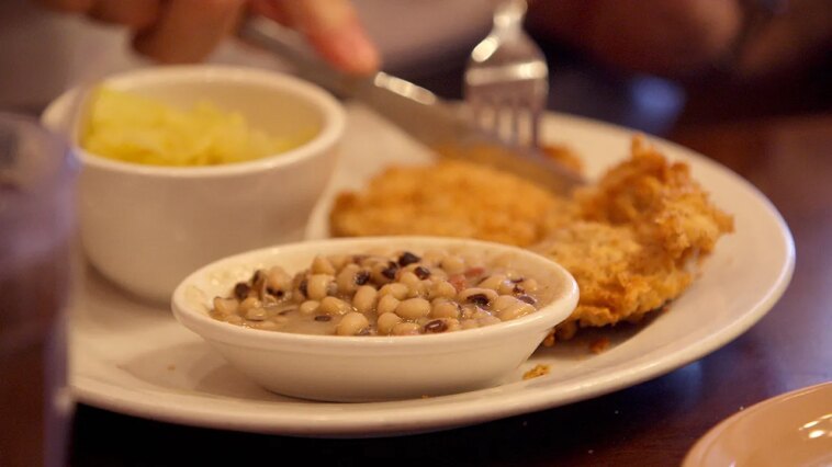 cracker-barrel-ditches-beloved-southern-new-year’s-tradition-of-black-eyed-peas-without-warning