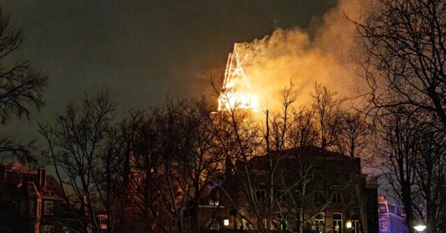 watch:-fire-engulfs-historic-amsterdam-church-on-new-year’s-eve