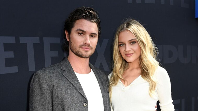 kelsea-ballerini,-chase-stokes-commit-to-‘breaking-patterns’-in-rekindled-romance-after-‘messy’-year
