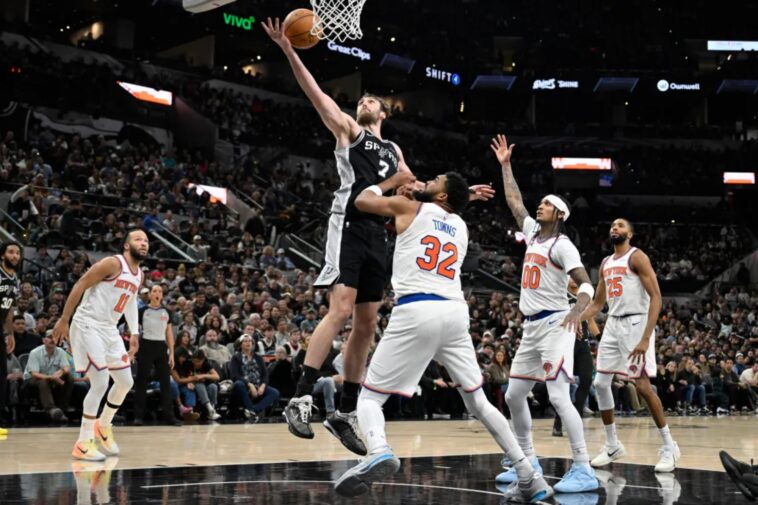 knicks’-rebounding-strength-fell-apart-in-disappointing-loss-to-spurs