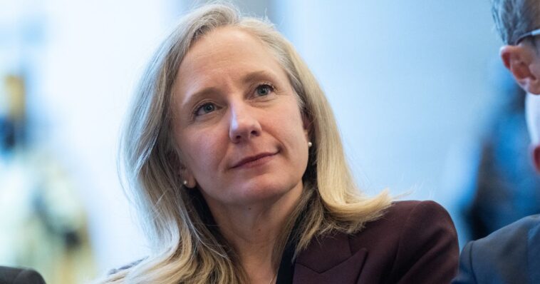 incoming-dem-virginia-governor-appoints-dei-director-who-cheered-on-destroying-the-constitution