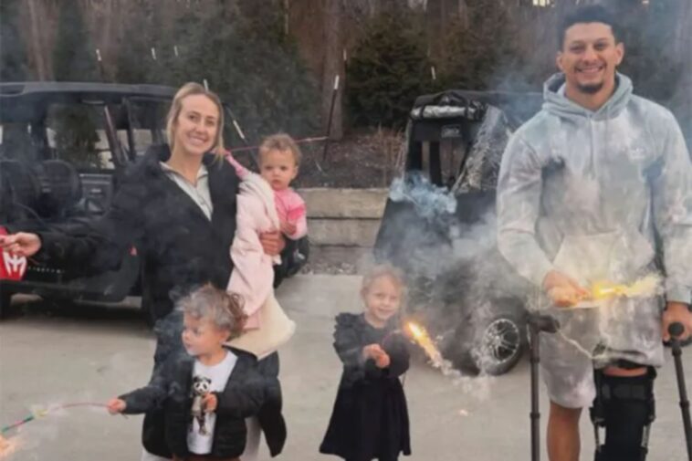 patrick-mahomes-gives-behind-the-scenes-look-at-rehab-in-nye-post