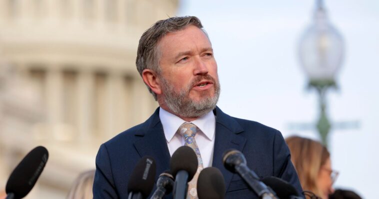 trump-backed-thomas-massie-opponent-raises-massive-campaign-fund-total-to-close-2025