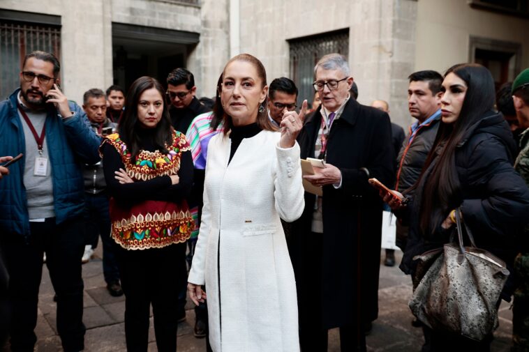 trump-says-venezuela-attack-‘wasn’t-meant-to-be’-warning-to-mexico-president-claudia-sheinbaum