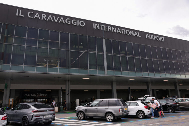 thousands-of-travelers-stranded-in-italian-airport-after-technical-issues,-visibility-halts-flights