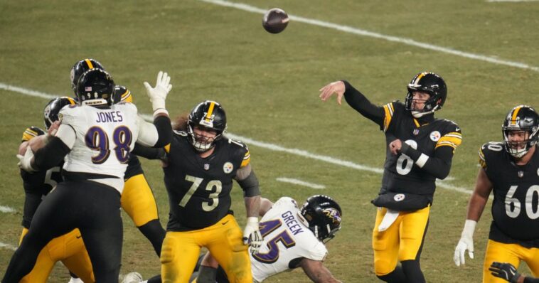 aaron-rodgers-returns-to-the-nfl-playoffs-at-age-42-after-engineering-a-last-minute-comeback