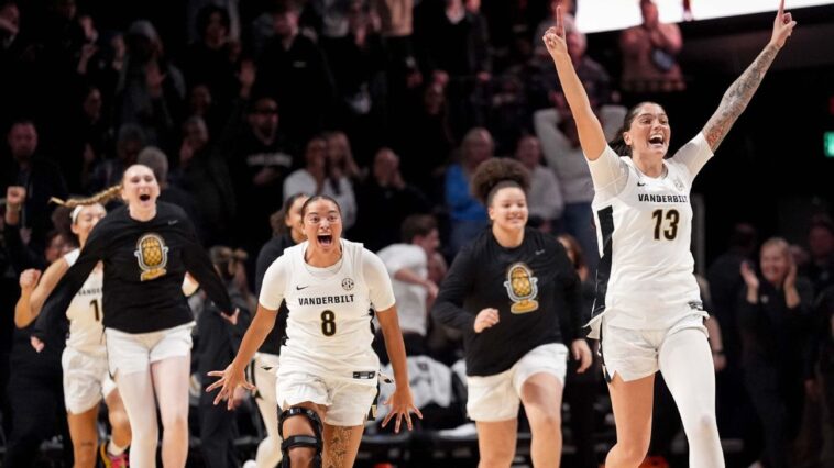 women’s-ap-top-25-poll-reaction:-what-to-know-about-every-team