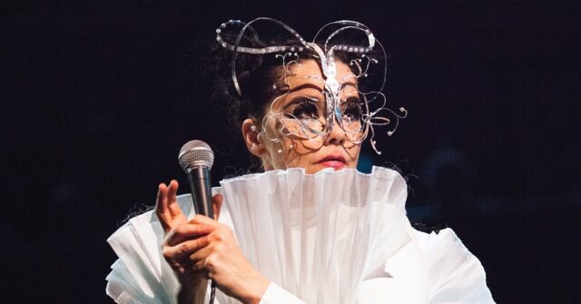 bjork-urges-greenland-to-‘declare-independence,’-worries-that-‘cruel-colonizer’-may-take-over