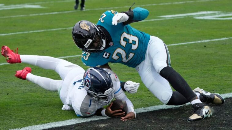 titans’-ward-has-shoulder-sprain,-avoiding-surgery