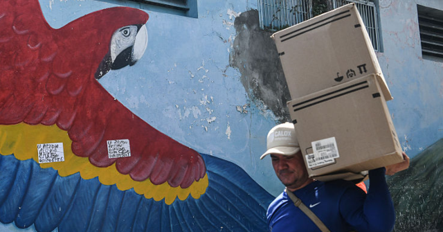 exclusive:-venezuelans-try-to-carry-on-as-uncertainty-of-post-maduro-era-sets-in