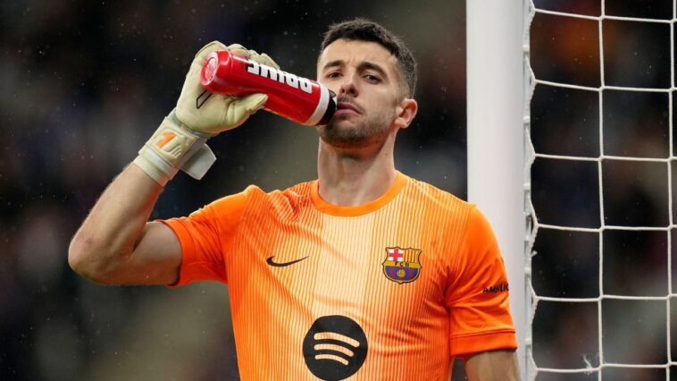 who-should-be-spain’s-no.1-at-the-world-cup:-joan-garcia-or-unai-simon?