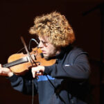 venue-cancels-musician-ashley-macisaac-after-ai-wrongly-labels-him-a-sex-offender