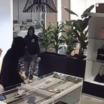 massive-luxury-handbag-heist-caught-on-camera-as-heavily-armed-police-swarm-california-store