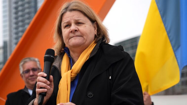 wisconsin-judge-convicted-of-obstructing-ice-resigns,-vows-to-keep-fighting-case