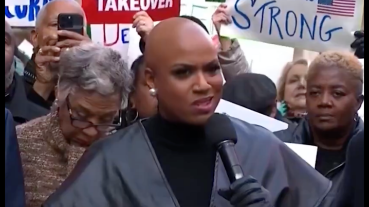 ex-con-husband-of-squad-member-ayanna-pressley-slaps-phone-out-of-man’s-hands-when-confronted-about-fraud-(video)