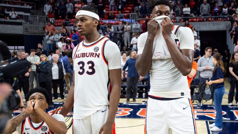 auburn-fans-shower-officials-with-debris-after-wild-buzzer-beater-gets-overturned