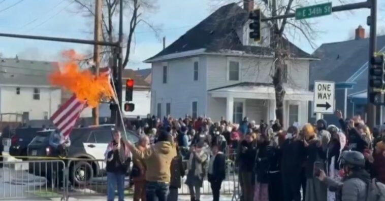 video:-anti-american-radical-burns-us-flag-on-minneapolis-street-where-woman-was-shot-while-trying-to-mow-down-ice-agent