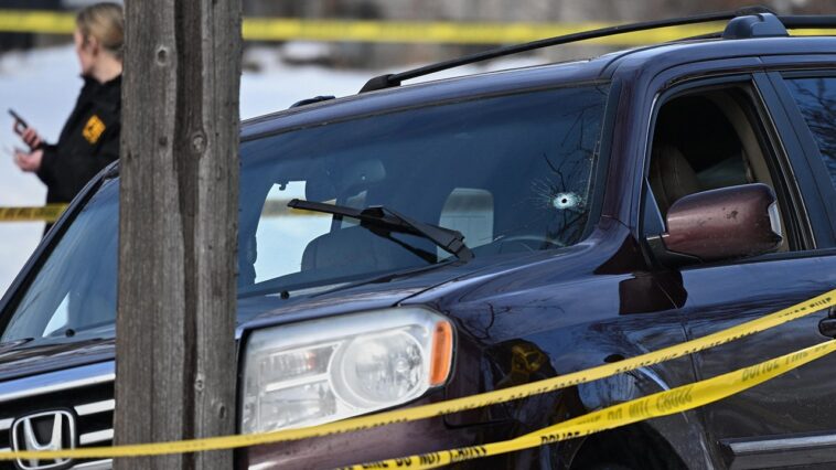 walz-prepares-national-guard-after-woman-killed-in-ice-operation:-‘never-been-at-war’-with-federal-government