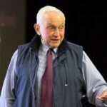 house-oversight-committee-to-subpoena-les-wexner,-2-others-in-epstein-investigation