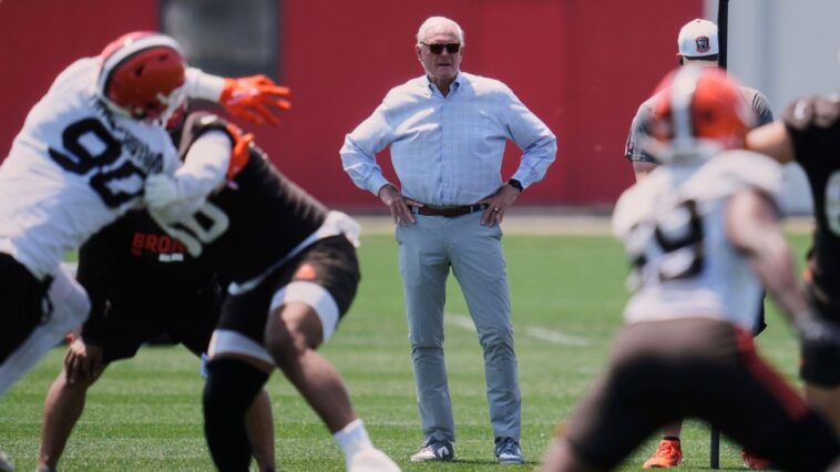 browns-locked-in-for-‘next-120-days’:-coach,-draft-and-a-qb