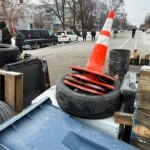 minneapolis-ice-shooting-agitators-set-up-camp,-barricade-roads-as-schools,-businesses-close-in-city-on-edge