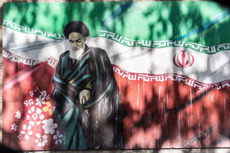 live-updates:-iranian-protests-intensify-as-citizens-demand-end-to-ayatollah-rule