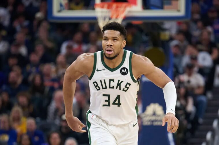 giannis-antetokounmpo-puts-bucks-trade-rumors-to-bed:-‘i’m-locked-in’