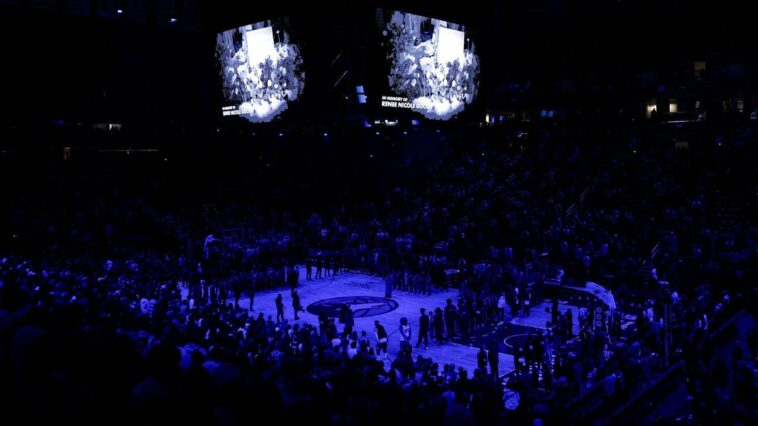 wolves-hold-moment-of-silence-for-renee-good