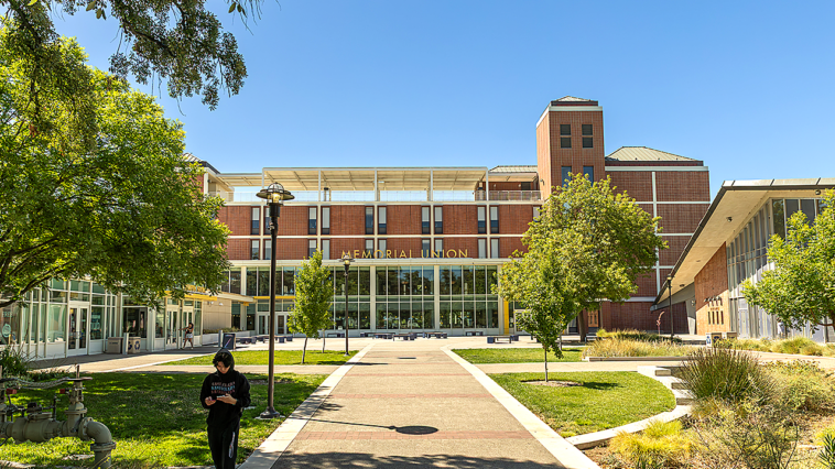 uc-davis-professor-who-posted-violent-threats-against-‘zionists’-keeps-job-after-discipline