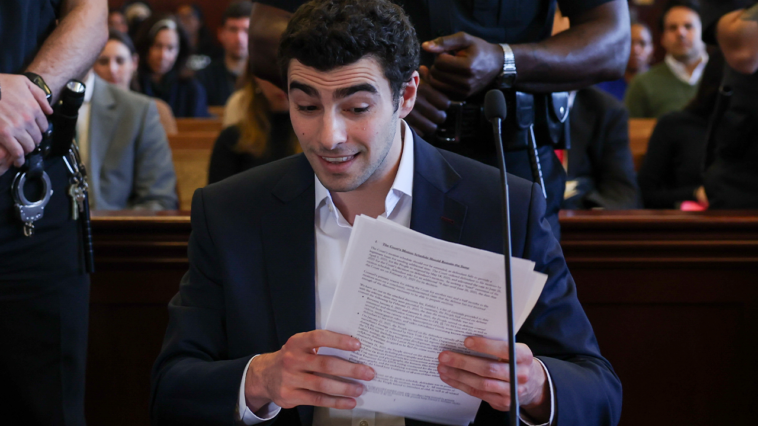 prosecutors-blast-mangione’s-‘misleading’-bid-to-force-bondi-off-case-with-death-penalty-at-stake