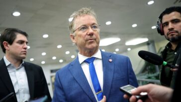 five-republicans-break-ranks-with-trump-on-venezuela,-cripple-his-ability-to-use-military-in-country-again