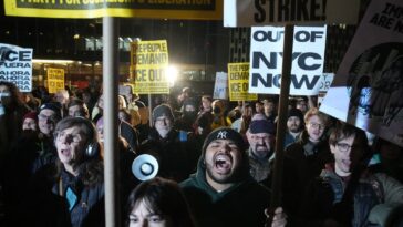 fiery-but-mostly-peaceful-rhetoric:-huge-nyc-crowd-chants-that-they’ll-kill-noem,-ice-agents