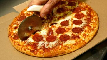 pizza-used-to-be-cheap,-filling-and-everywhere-—-now-americans-are-walking-away-from-it