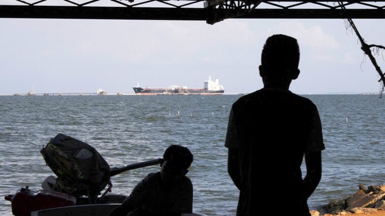 us-forces-seize-oil-tanker-in-the-caribbean-sea-in-pre-dawn-mission