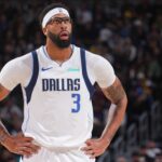 sources:-mavs’-davis-(hand)-out,-surgery-possible