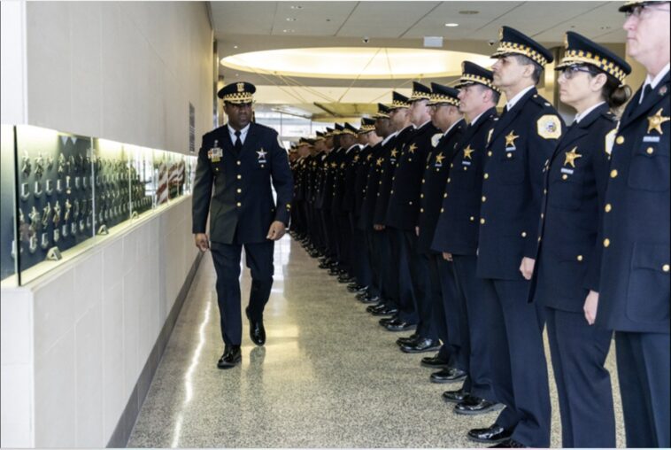 chicago-police-superintendent-reminds-the-public-ice-is-law-enforcement-and-has-authority-over-citizens
