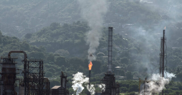 trump:-oil-companies-will-invest-at-least-$100-billion-to-rebuild-venezuela’s-oil-infrastructure