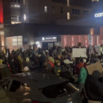 ‘you-better-f*cking-run!’:-police-chief-chased-by-anti-ice-protesters-in-minneapolis