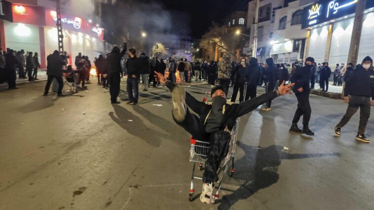 iran-authorities-signal-intensified-crackdown-as-unrest-grows