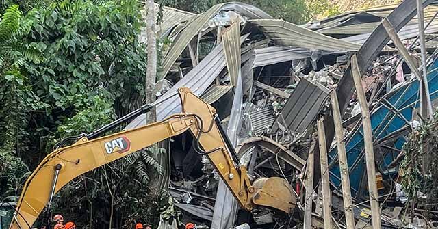 philippine-landfill-collapses,-flooding-village-with-trash-and-killing-two,-35-missing