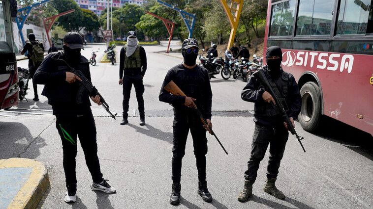 us-warns-americans-to-leave-venezuela-immediately-as-armed-militias-set-up-roadblocks