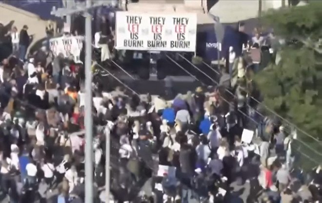 thousands-protest-in-pacific-palisades-a-year-after-fires-with-no-rebuilding:-‘they-let-us-burn’-(video)