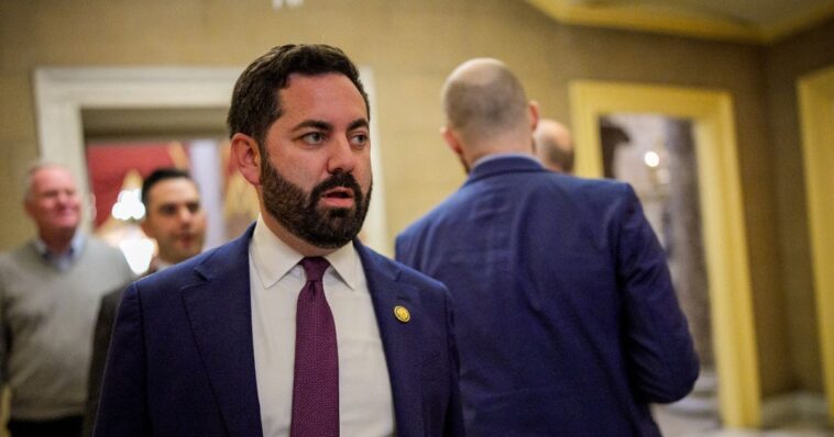 democrat-obamacare-proposal-passes-after-17-republicans-break-ranks