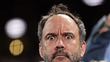 video:-singer-dave-matthews-says-renee-good-was-‘murdered-in-cold-blood’:-‘f**k-ice’