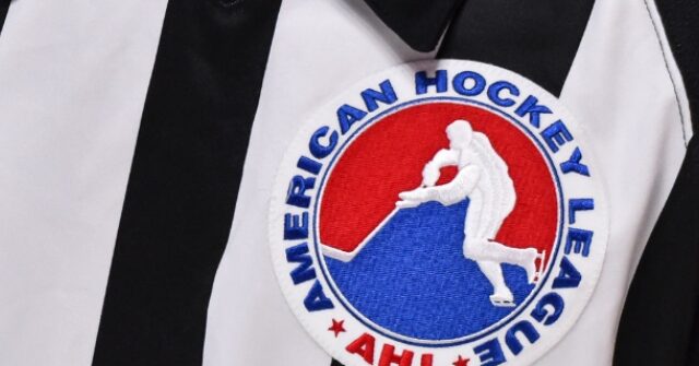 video-of-wild-hockey-fight-between-youth-players-during-ahl-intermission-goes-viral