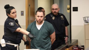ex-con-charged-in-christmas-day-cvs-robbery-that-left-clerk-fatally-stabbed