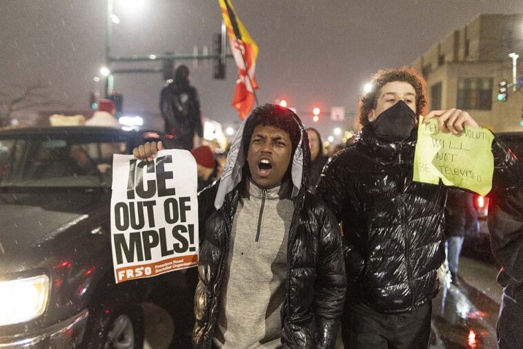 radical-‘ice-watch’-groups-recruit-more-activists-after-minneapolis-shooting,-trainings-‘at-capacity’